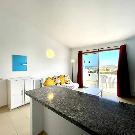 Cozy One Bedroom Apartment,Wifi, Pool In Tenerife South Apartment