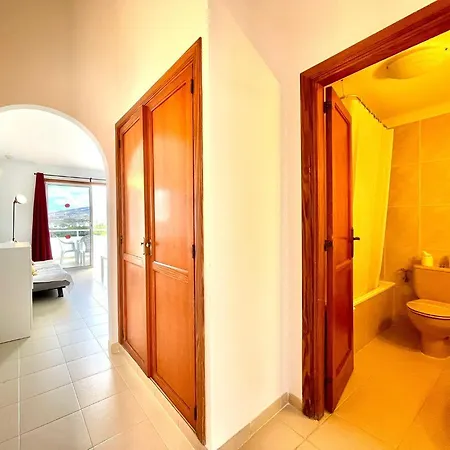 Apartment Cozy One Bedroom Apartment,Wifi, Pool In Tenerife South *