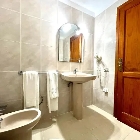 Cozy One Bedroom Apartment,Wifi, Pool In Tenerife South Lägenhet *